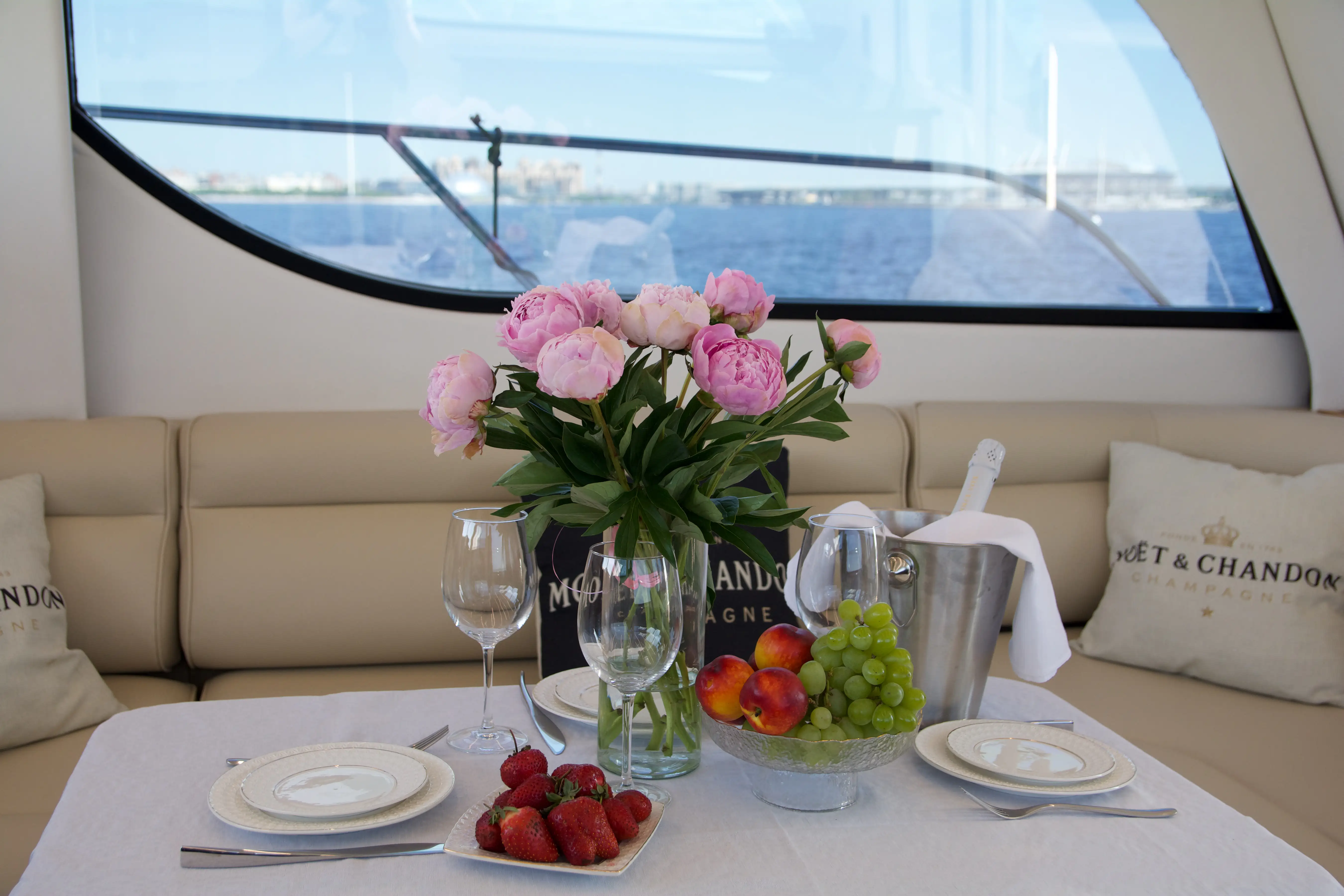 Яхта Meridian 381 image- 13